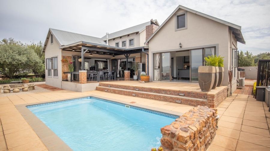 To Let 3 Bedroom Property for Rent in The Coves North West